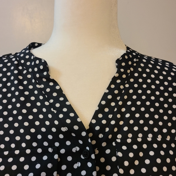 Jones New York polka dot button down shirt - Picture 4 of 5